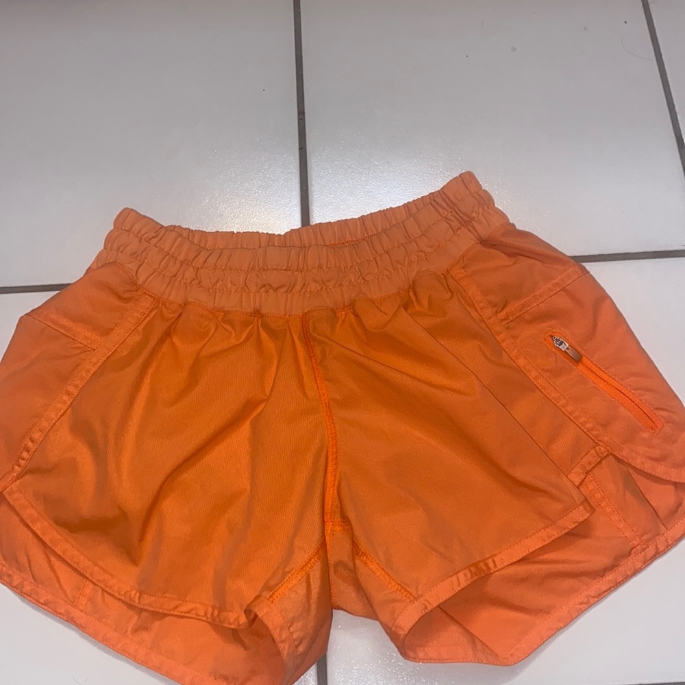 Lululemon Tracker Short II 4” Creamsicle Pop